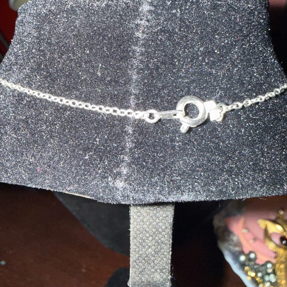 Elegant Silver Elephant Pendant Necklace - Picture 3 of 5
